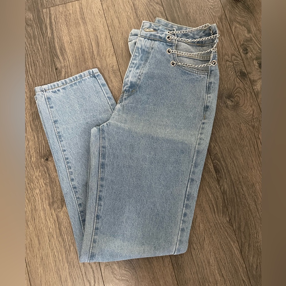 Light Blue Chain Detail Women’s  Jeans!